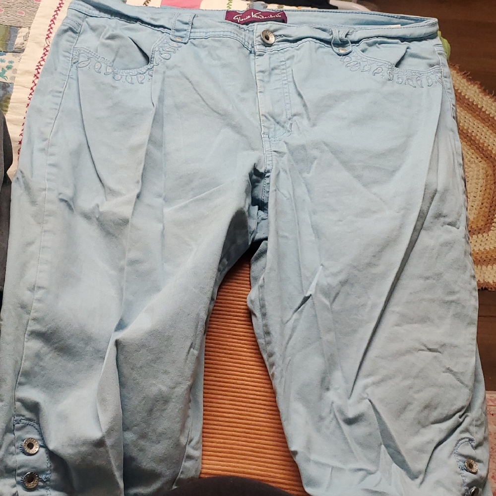 Gloria Vanderbilt Sky Blue Capris